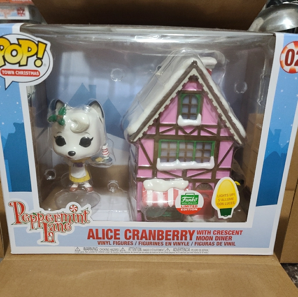 PEPPERMINT LANE WITH CRESCENT MOON DINER